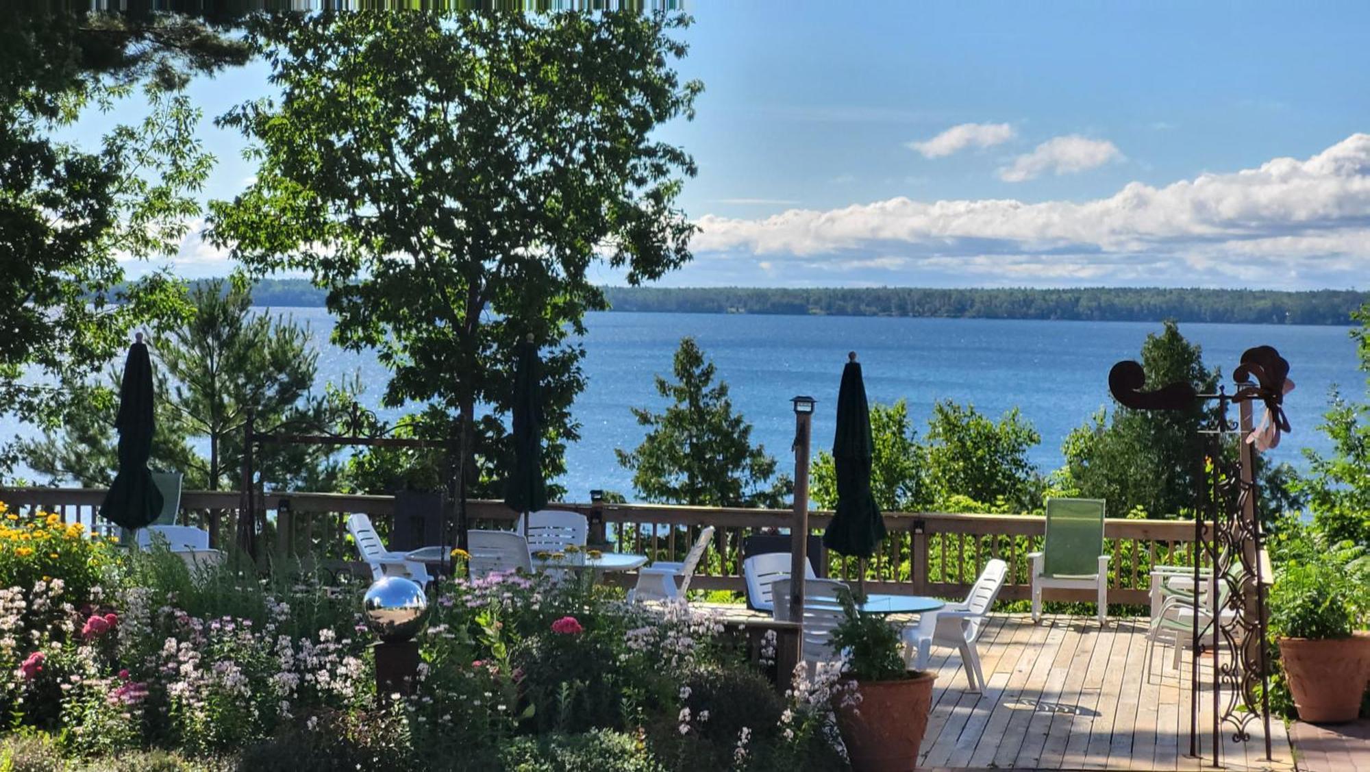 Chequamegon Lake Superior Lodge Bayfield Esterno foto