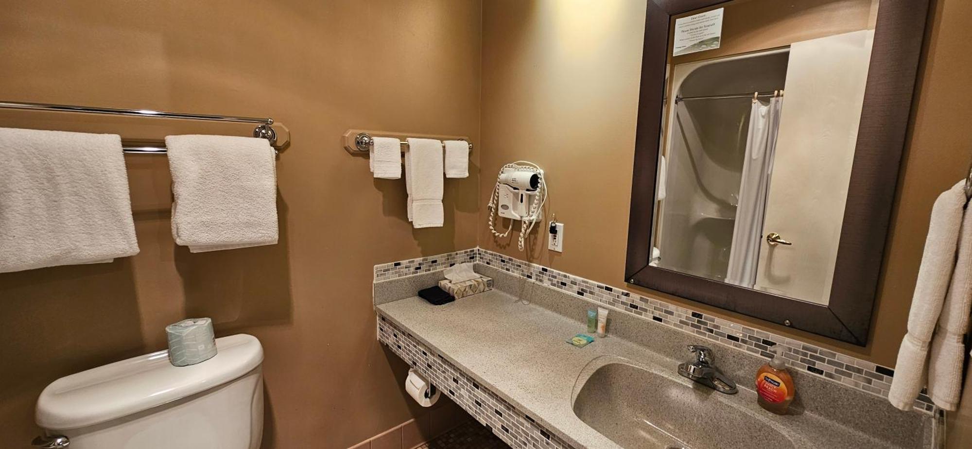 Chequamegon Lake Superior Lodge Bayfield Esterno foto